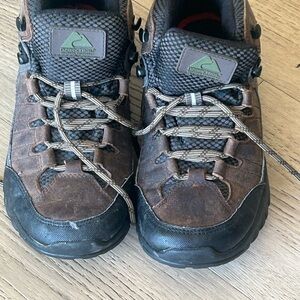 Ozark Trail Brown Hiking boots Men’s size 6